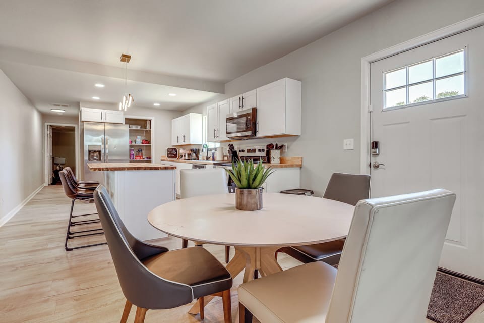 House (4 Bedrooms) | Interior