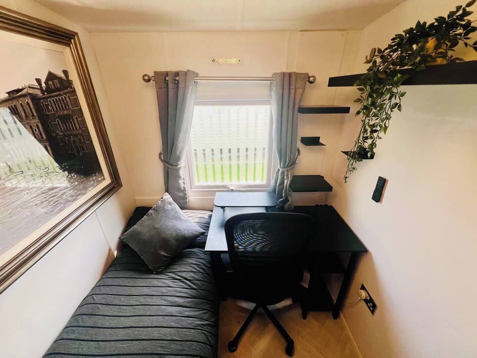 Bedroom 3; Single bed and desk