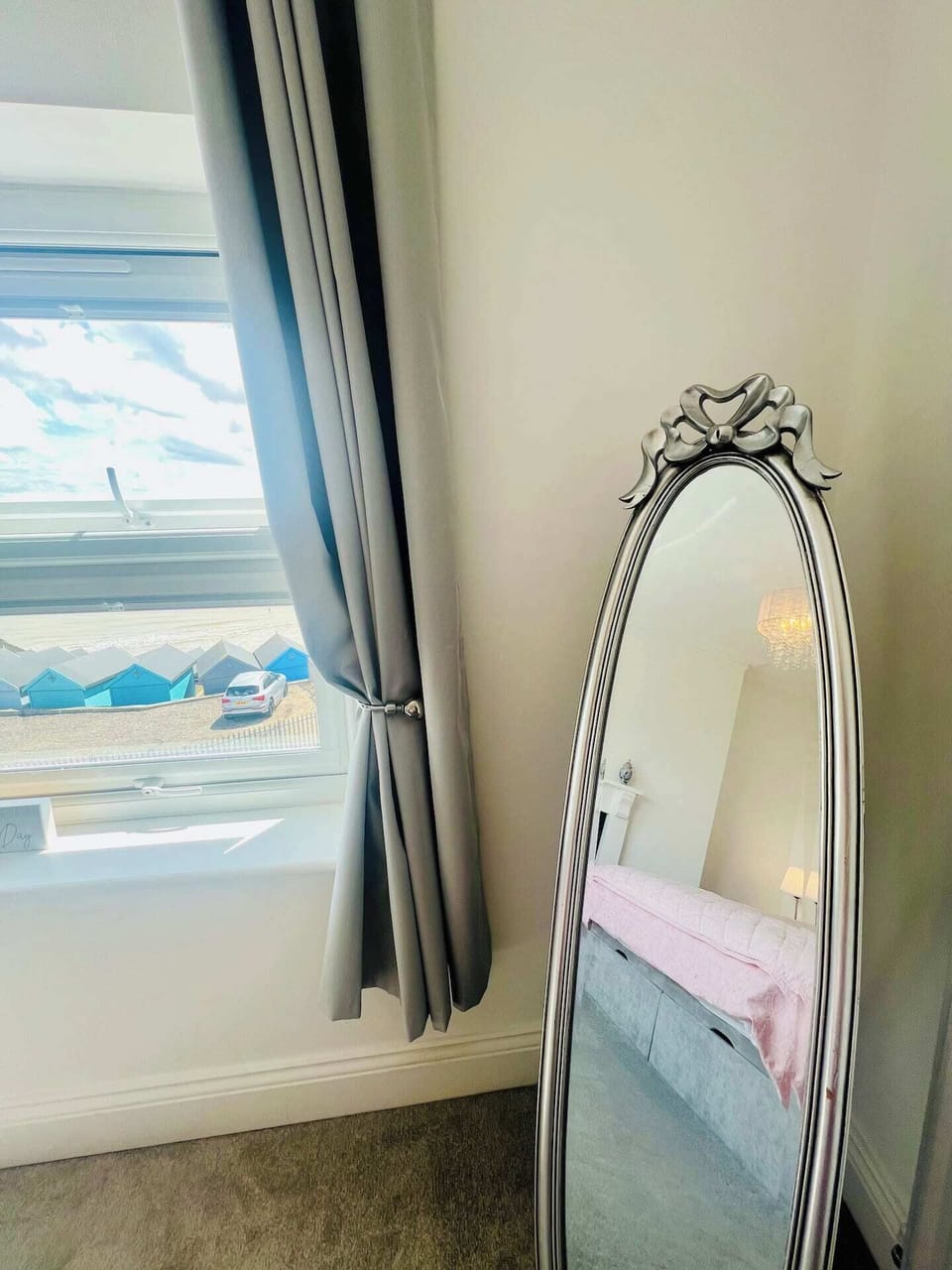 Bedroon 1 mirror
