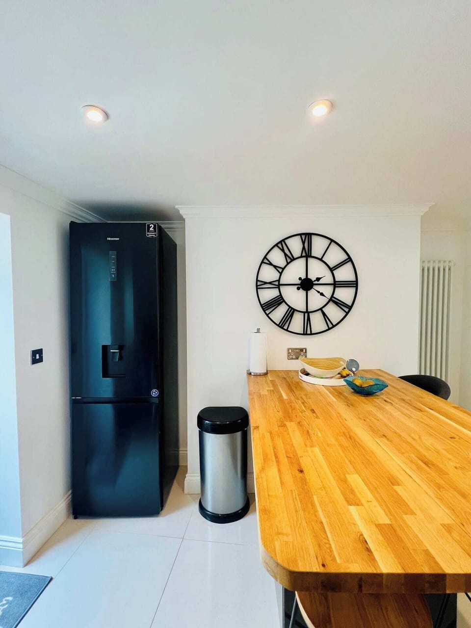 Kitchen with fridge/freezer