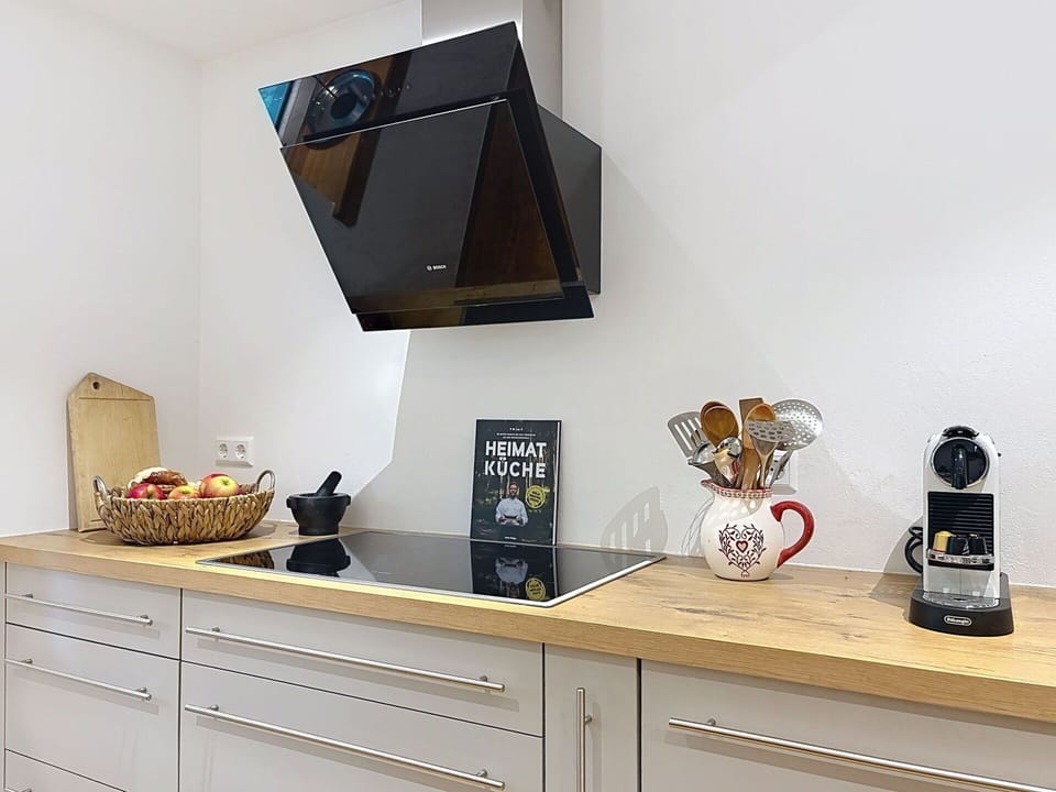 Kitchen Appliance, Home Appliance, Kitchen, Major Appliance, Countertop, Cabinetry, Kitchen Stove, Small Appliance, Stove