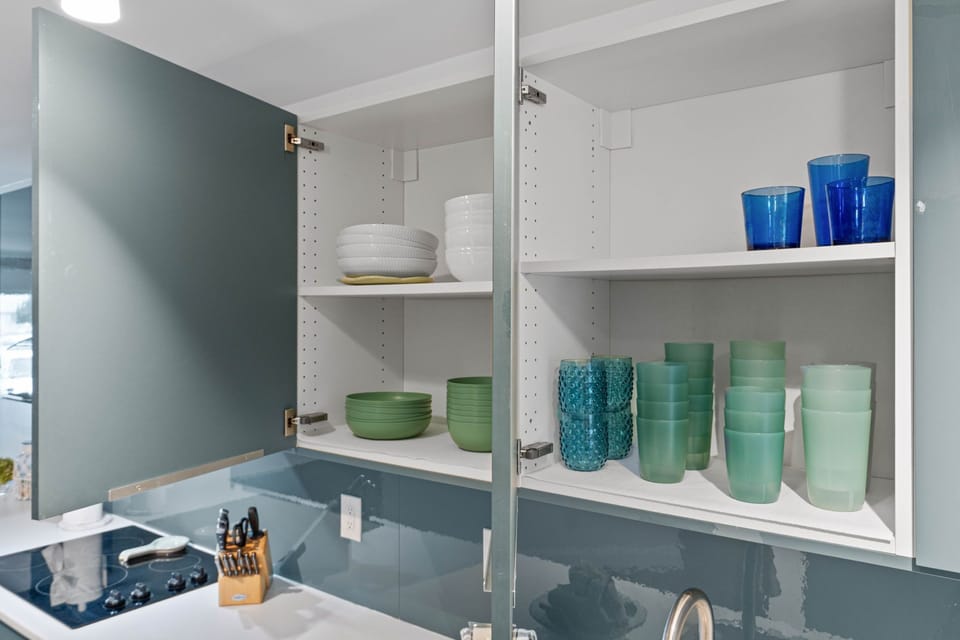 No need to pack the whole kitchen — this one’s stocked for easy beach living.