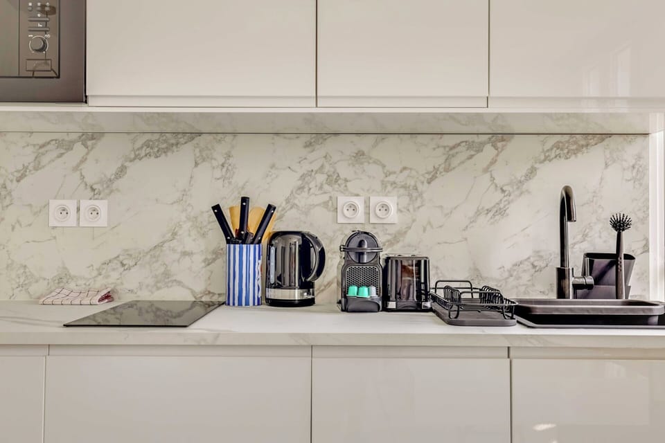 House | Private kitchen | Coffee/tea maker, fridge, microwave, stovetop
