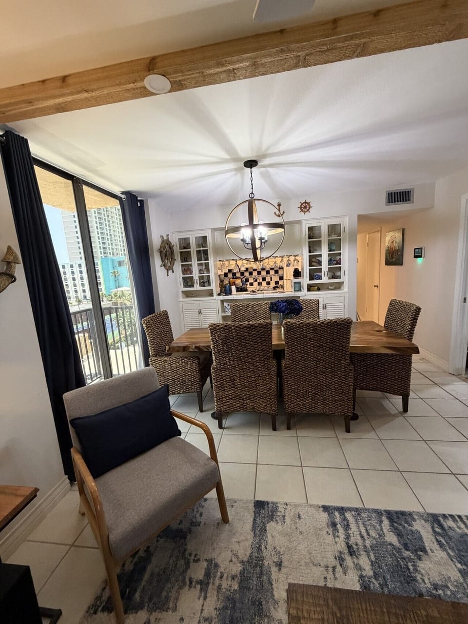 Open Living / dining area