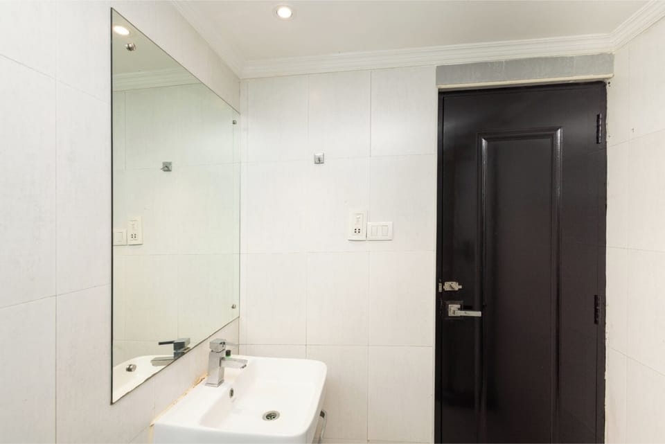 Towels, soap, shampoo, toilet paper