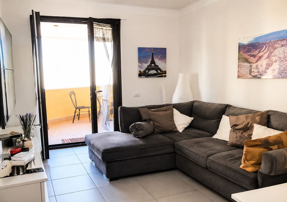 Single Room, Patio | Living area