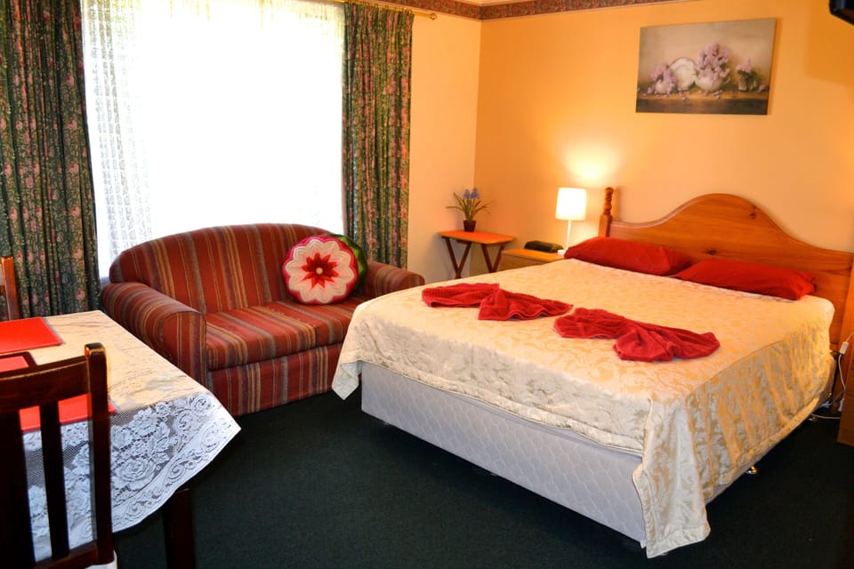 Select Comfort beds, individually decorated, individually furnished