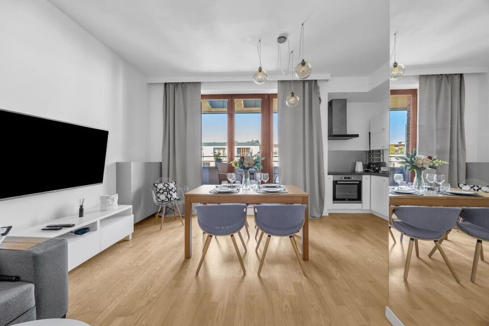 Warsaw Wilanów Apartment for 4 persons | Book Now with RENTUJEMY.COM