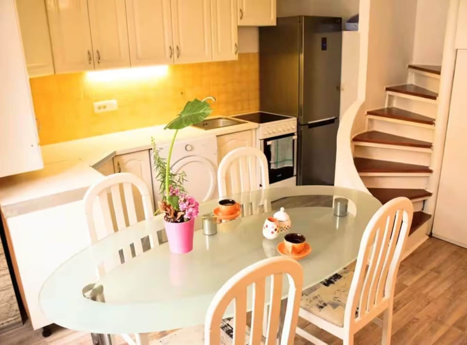 Double Room (Double Room with Terrace) | Dining room