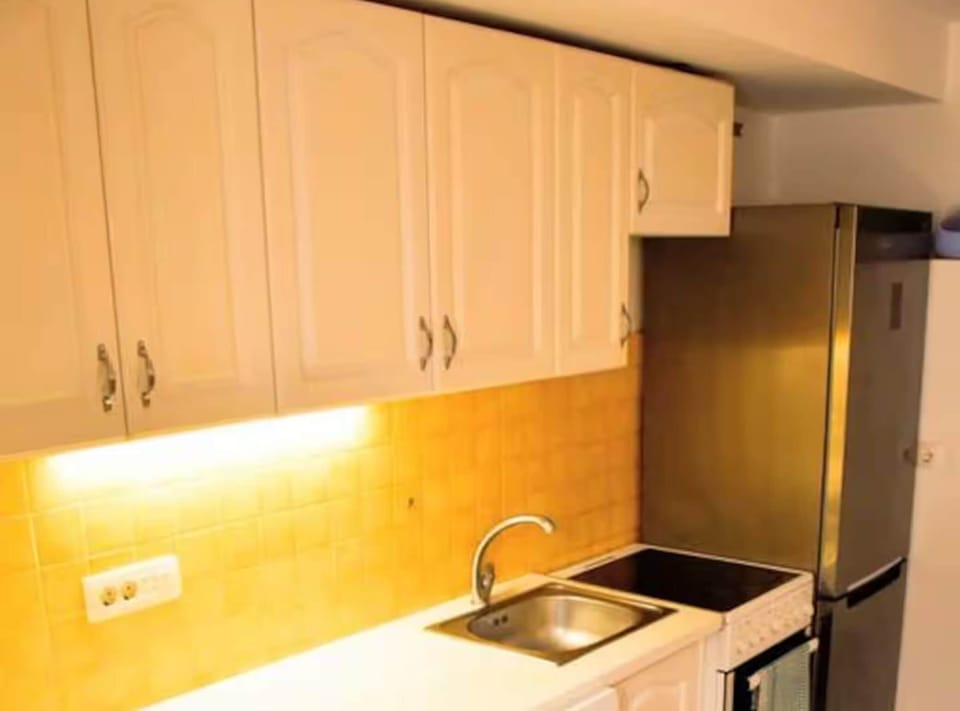 Double Room (Double Room with Terrace) | Private kitchen | Fridge