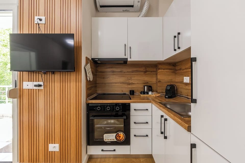 Fully-equipped kitchen