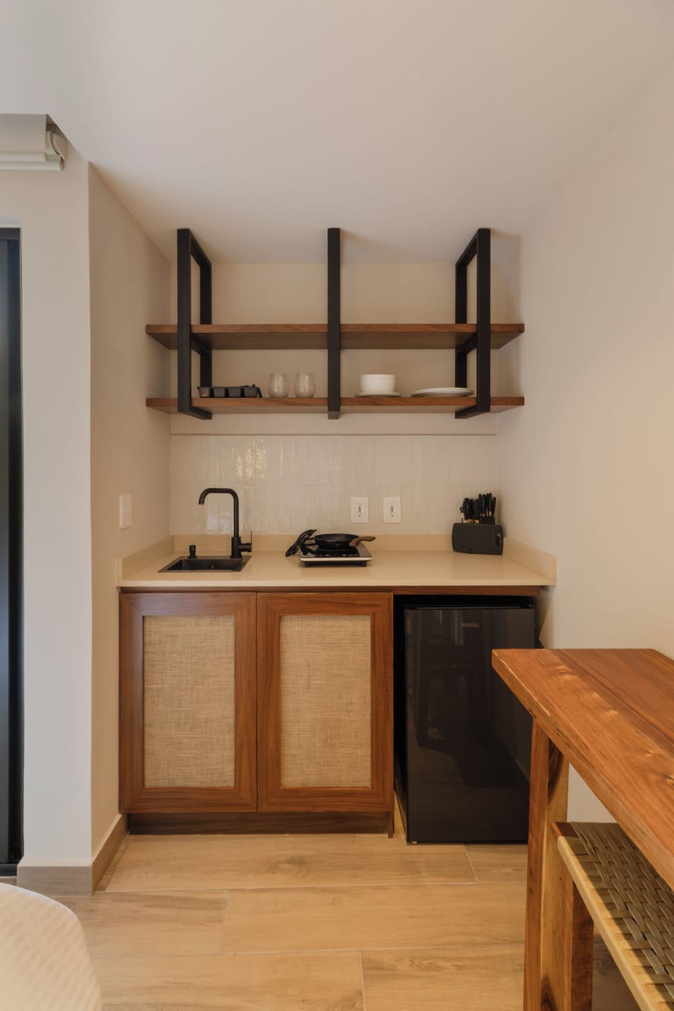 ESTUDIO WITH BALCONY | Iron/ironing board, WiFi (free)