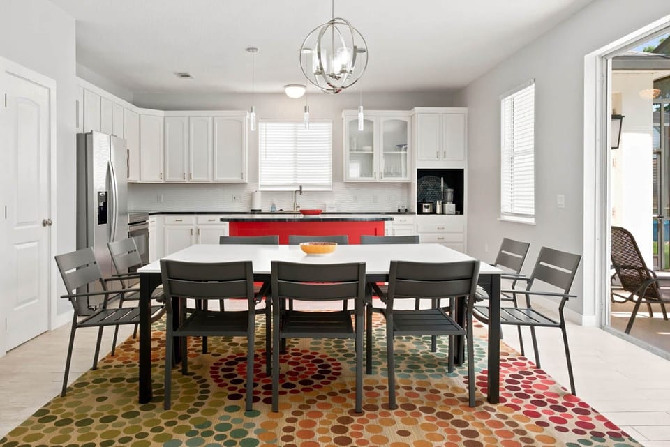 Get hot meals directly from the kitchen.