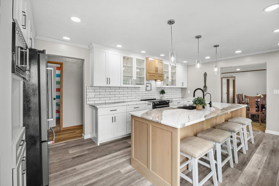 Beautiful new kitchen with large island