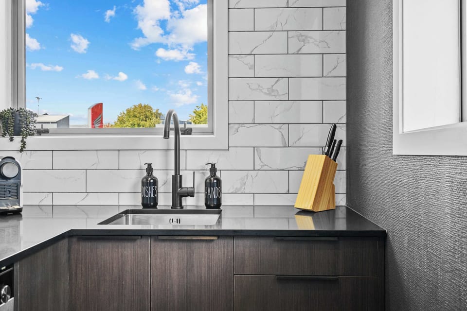 Cook in style with this sleek, modern kitchen.