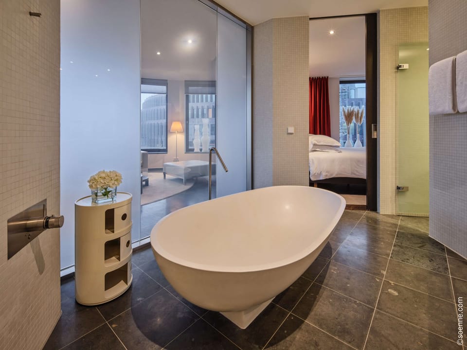 Superior Suite, 1 King Bed | Egyptian cotton sheets, premium bedding, in-room safe, desk