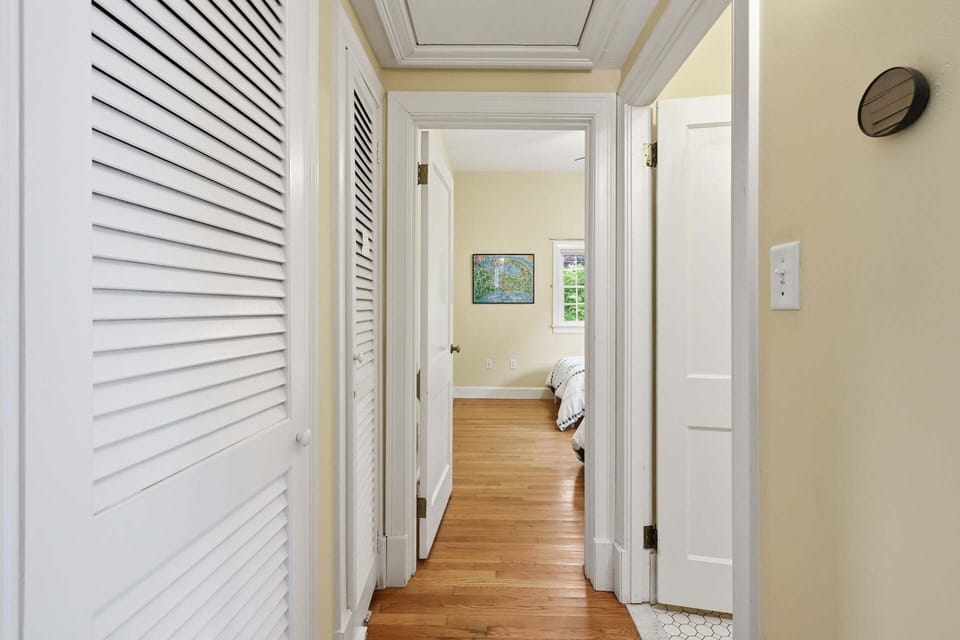 Hallway leading to the bathroom and the second bedroom