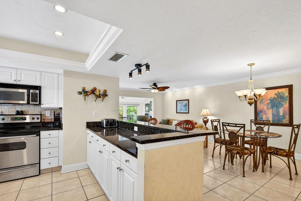 2 BR Peppertree Bay Beach, Pools & Tennis (8306)