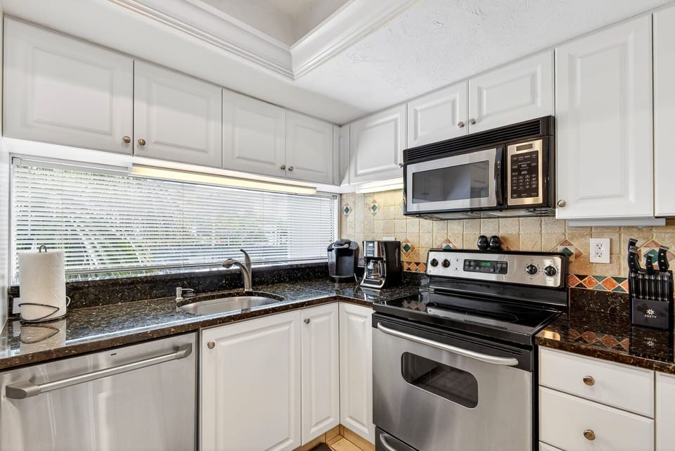2 BR Peppertree Bay Beach, Pools & Tennis (8309)