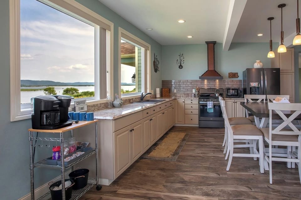 Spacious eat in kitchen 