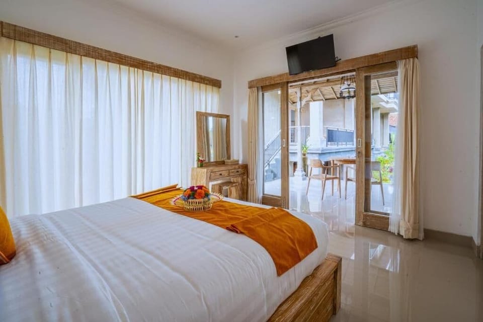 Superior Double Room, Balcony, Pool View | In-room safe, blackout drapes, soundproofing