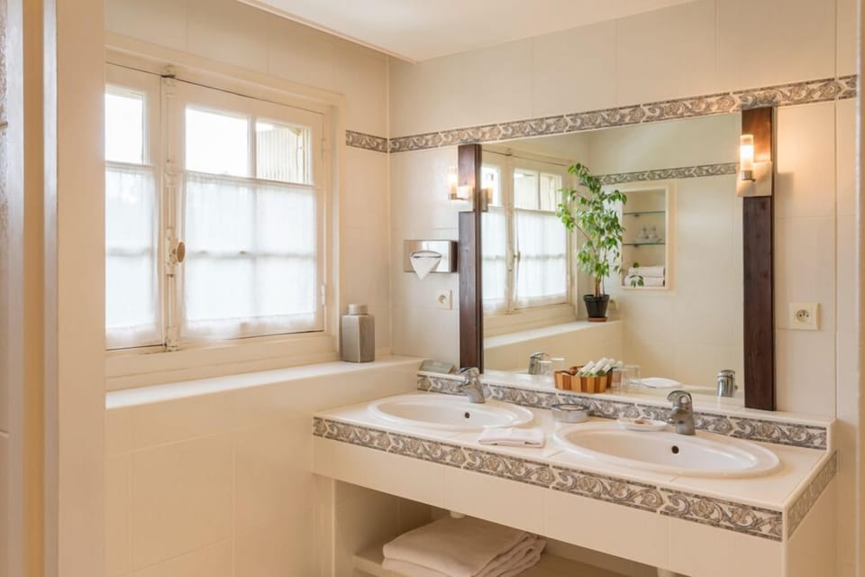 Bathroom sink
