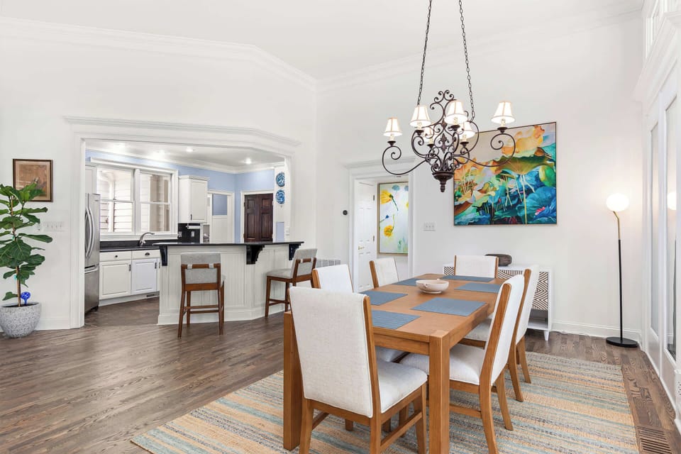 Dining table with seating for 6 and an additional 2 bar stools