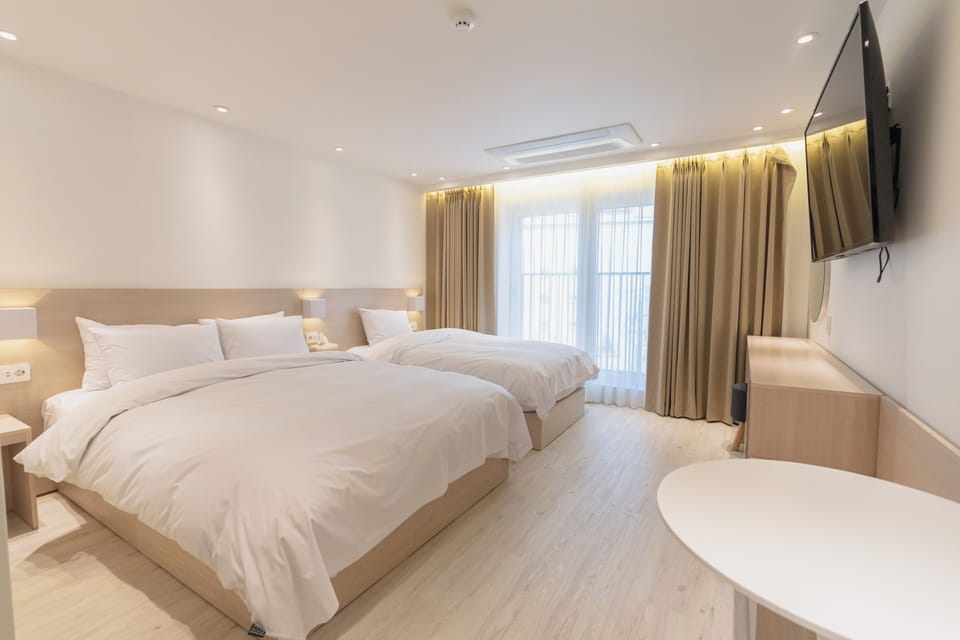 Deluxe Twin Room | WiFi (free)