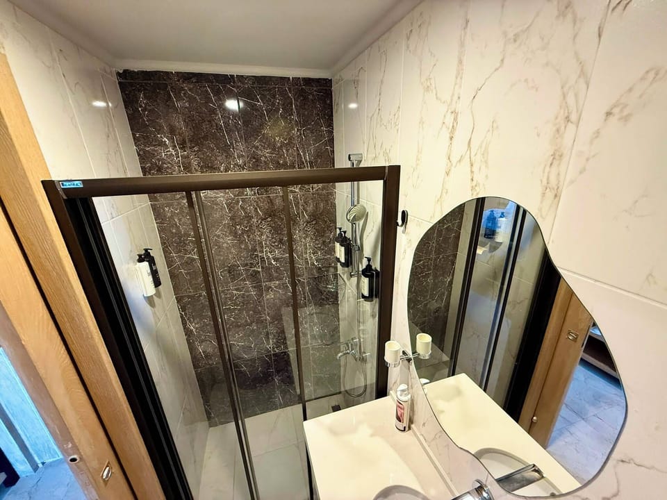 Standard Double or Twin Room, Sea View | Bathroom | Shower, hair dryer, towels, soap