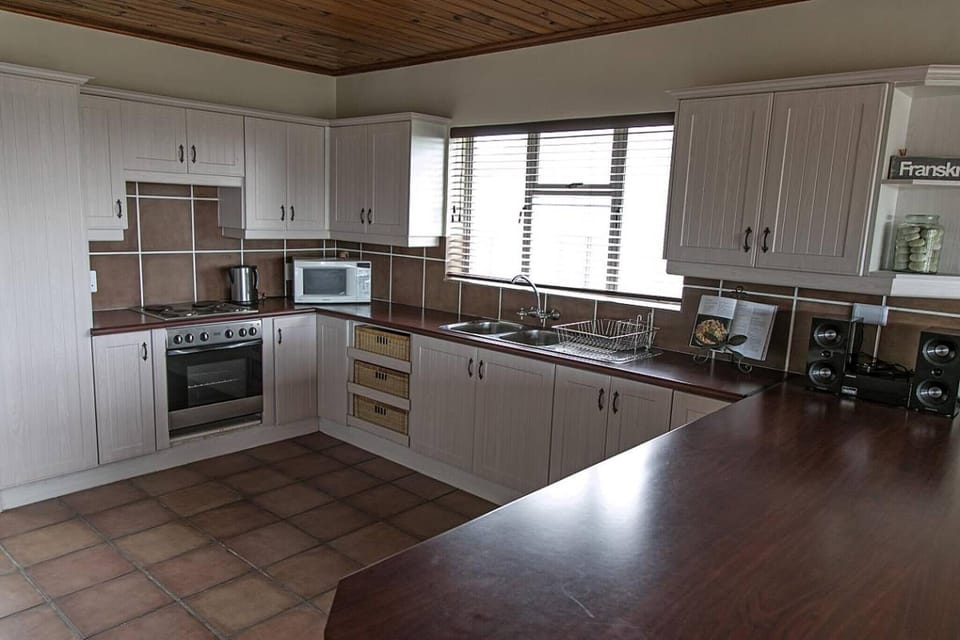 House, 3 Bedrooms, Balcony, Garden View | Interior