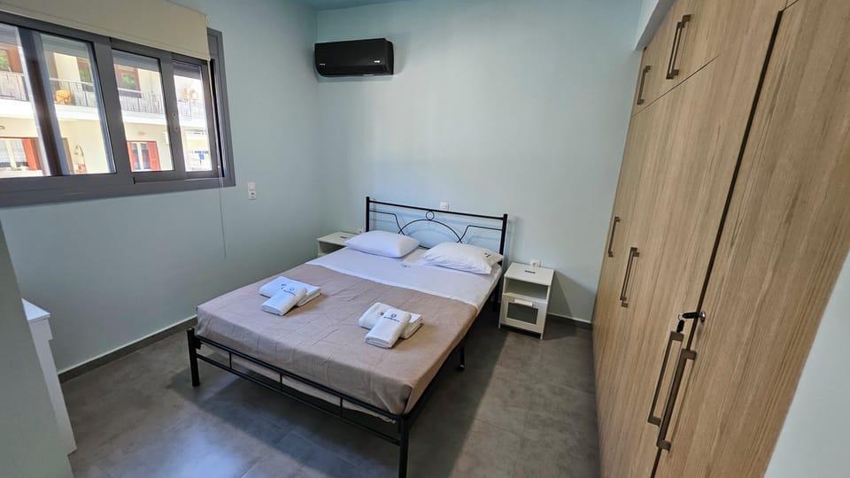 City Apartment, 2 Bedrooms, Ground Floor | In-room safe, desk, laptop workspace, soundproofing