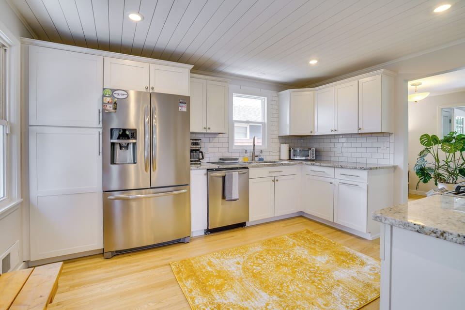 Kitchen | Main Level