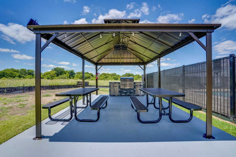 Crowley Vacation Rental | 1BR | 1BA | 753 Sq Ft