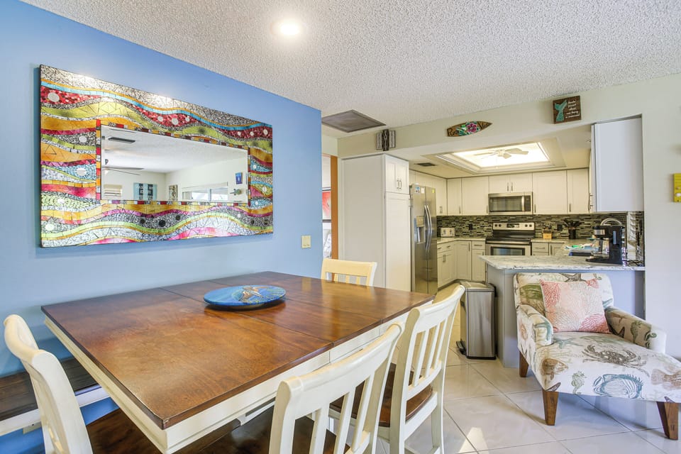 Dining & Kitchen Area | Single-Story Home