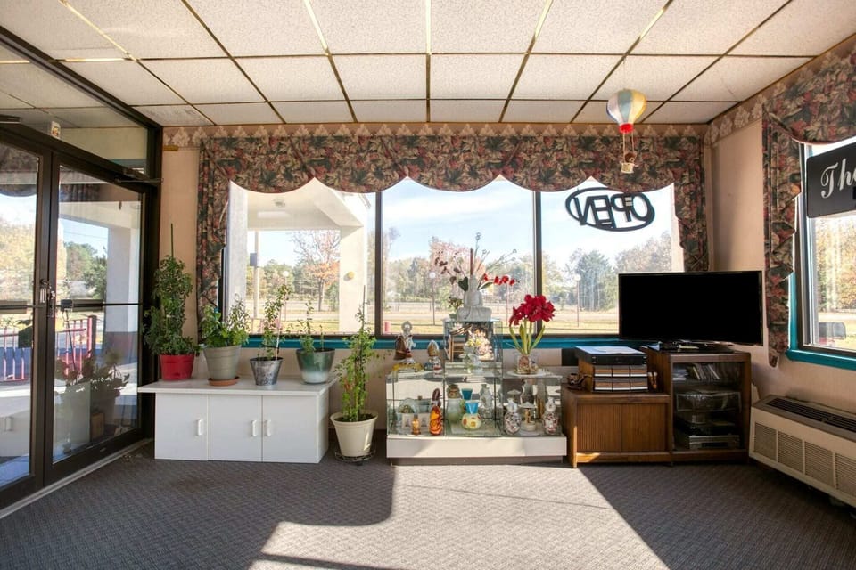 Entrance / Reception