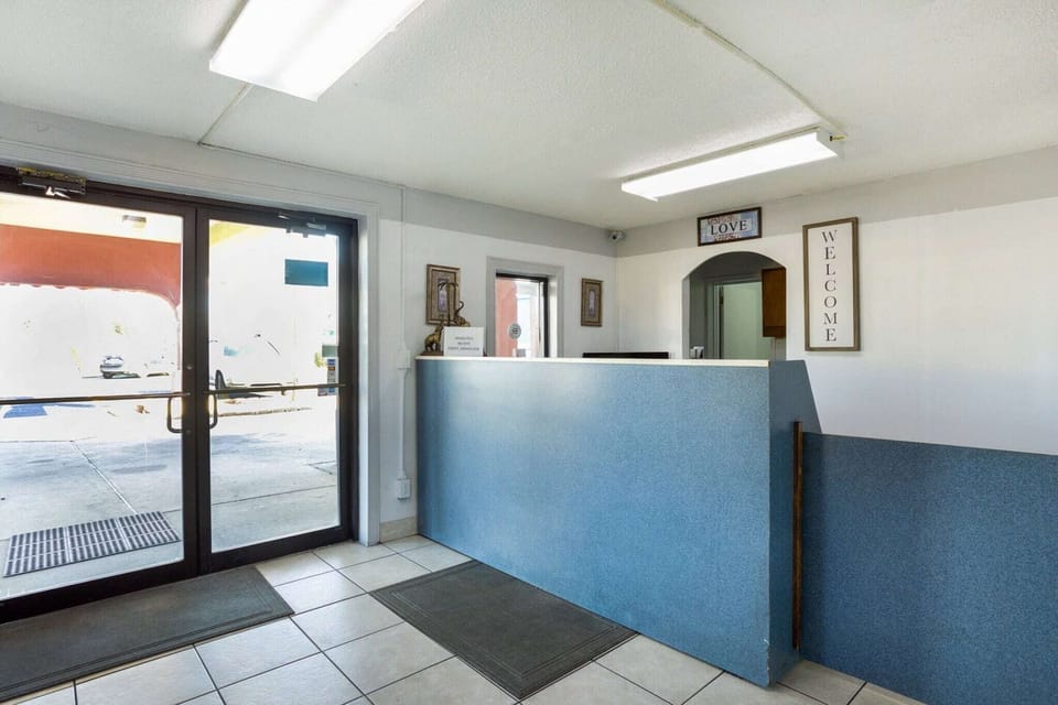 Entrance / Reception