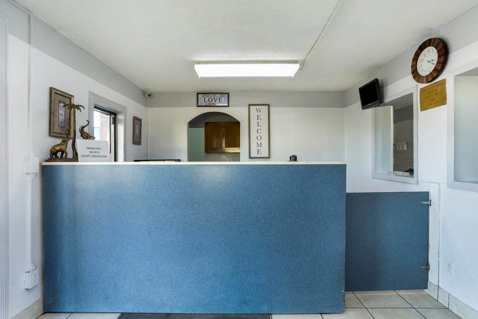 Entrance / Reception