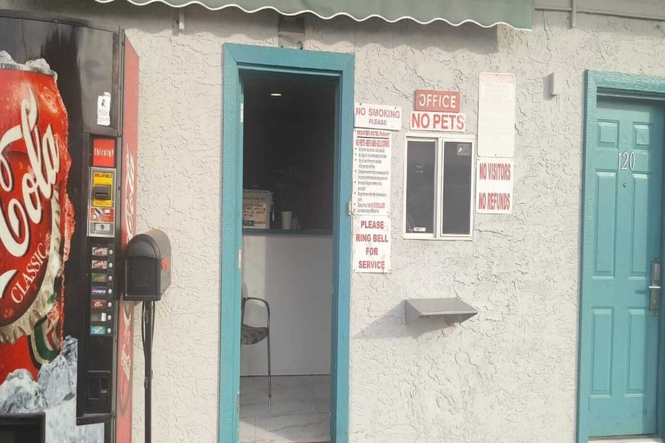 Entrance / Reception