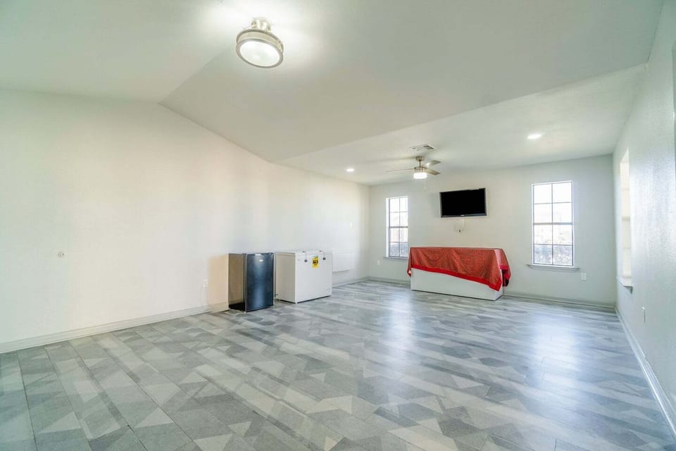 Entrance / Reception