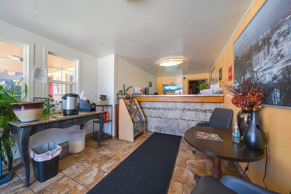 Entrance / Reception