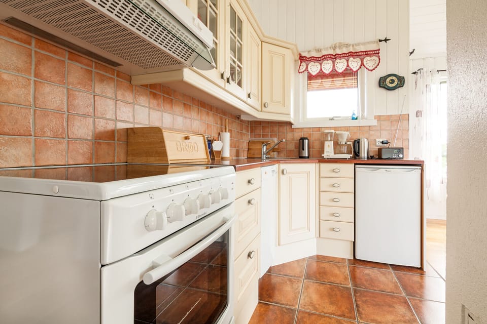 Basic kitchen but have everything you need to prepare meals