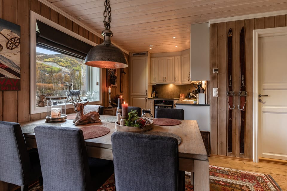 Cosy dining area in the living room
