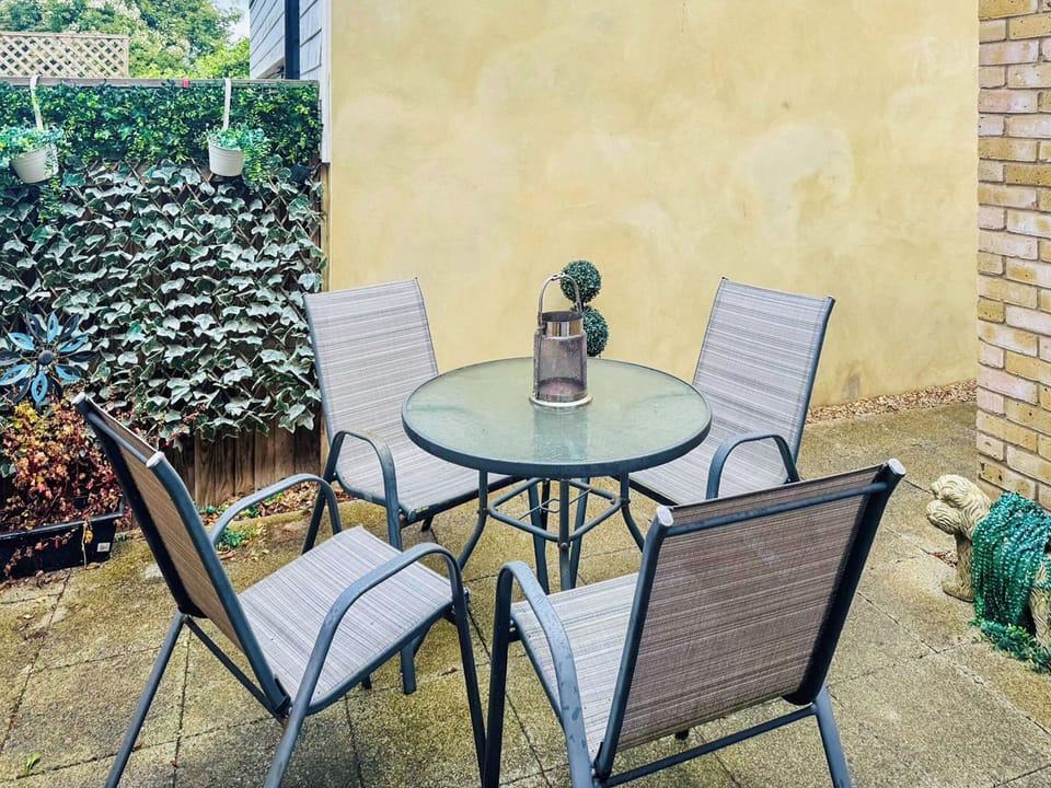 Sitting-out-area | The Salt Yard Villa 4 - Salt Yard Stays, Whitstable
