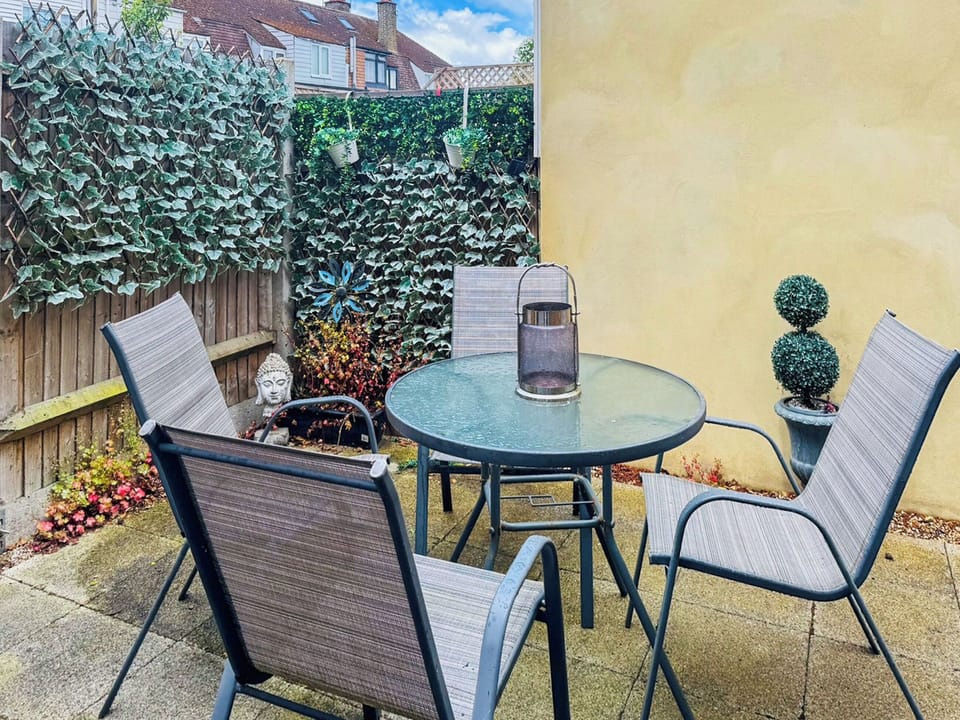 Sitting-out-area | The Salt Yard Villa 4 - Salt Yard Stays, Whitstable