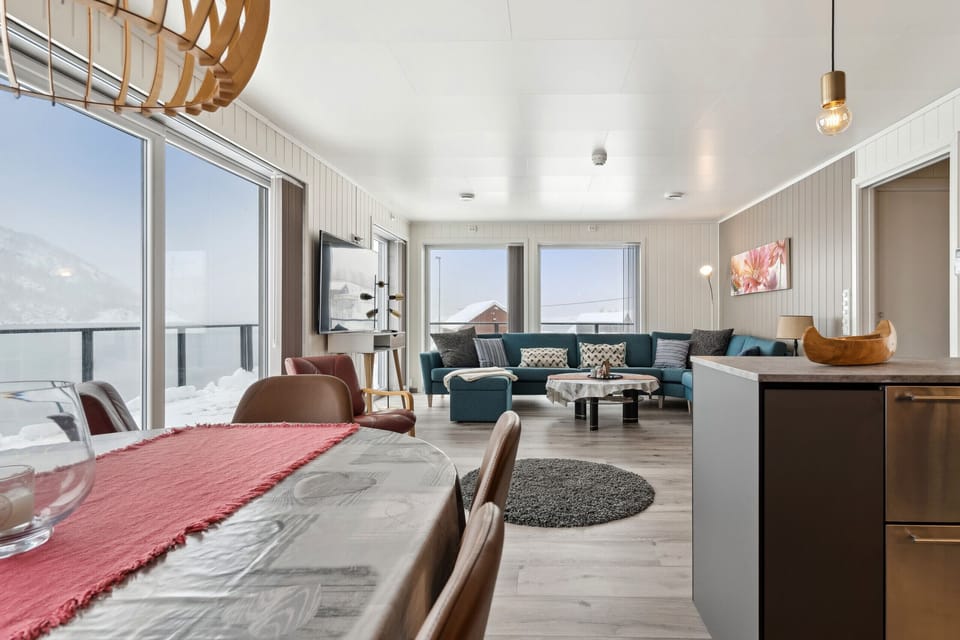 Comfortable living-room with amazing views!