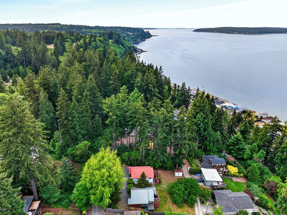 Neighborhood view.