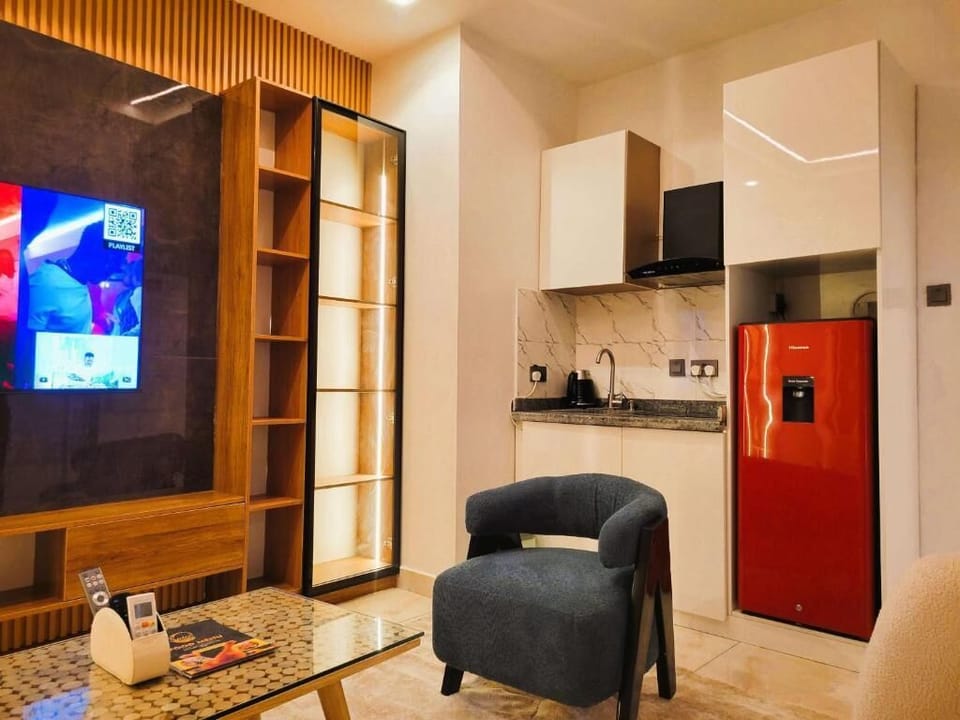 Deluxe Apartment, Balcony, City View | Interior
