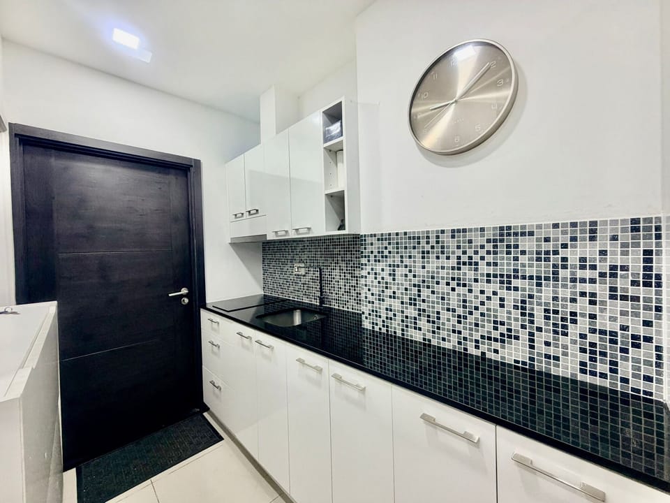 Classic Studio, Balcony | Private kitchen | Fridge, stovetop, cookware/dishes/utensils
