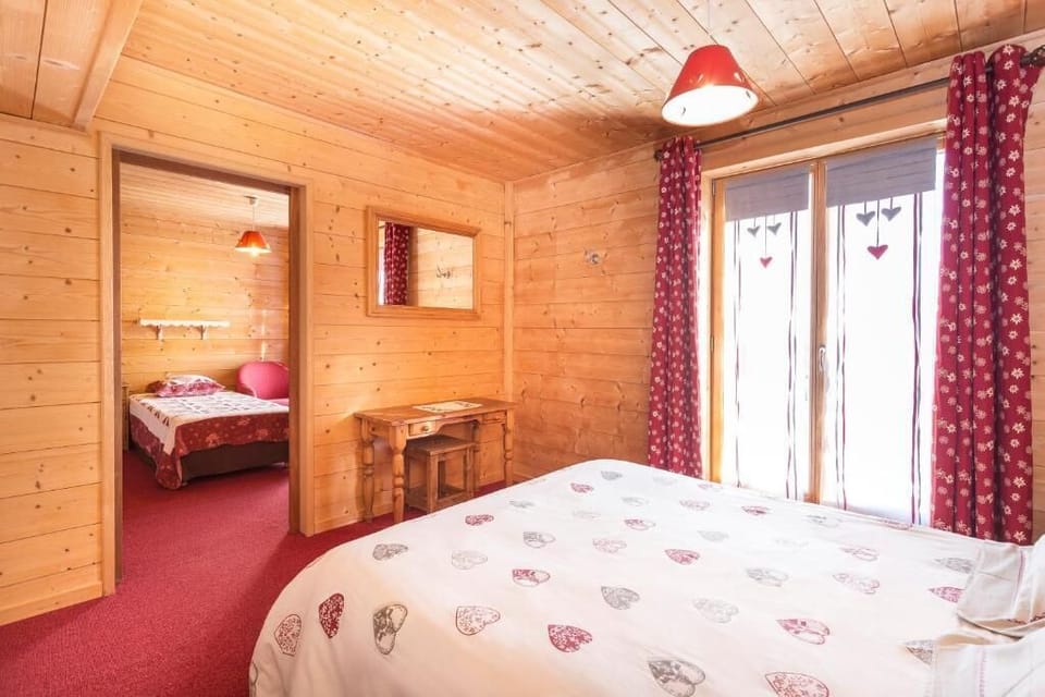 Family Room, Balcony, Mountain View | In-room safe, iron/ironing board (on request), WiFi (free)