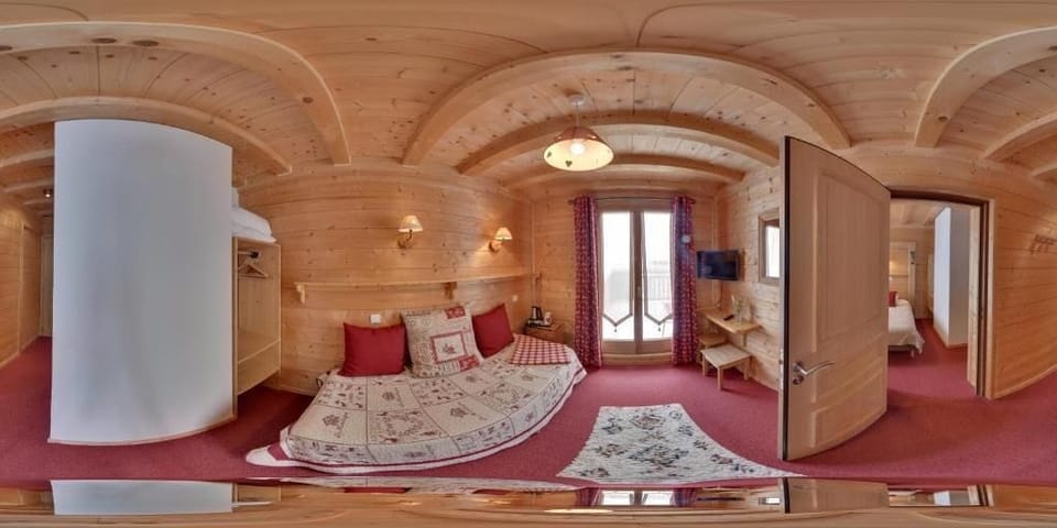 Luxury Triple Room, Balcony, Mountain View | In-room safe, iron/ironing board (on request), WiFi (free)